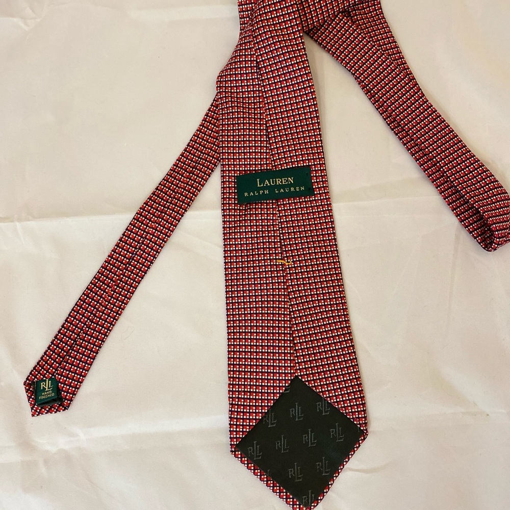 Ralph Lauren silk tie. Red white navy blue 3.75”